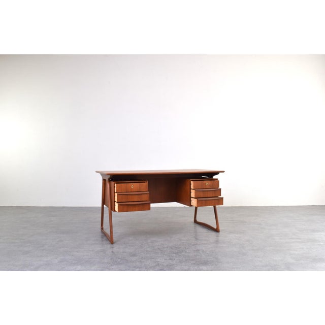 H.P. Hansen Mid-Century Danish Teak Executive Desk by Svend Åge Madsen for H.P. Hansen, 1960s For Sale - Image 4 of 18