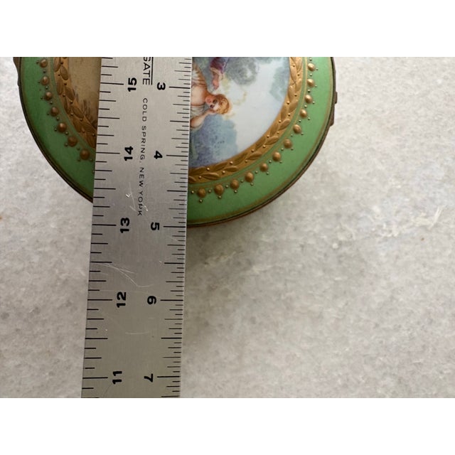 French Porcelain Hand Painted Trinket or Jewelry Box For Sale In New York - Image 6 of 6