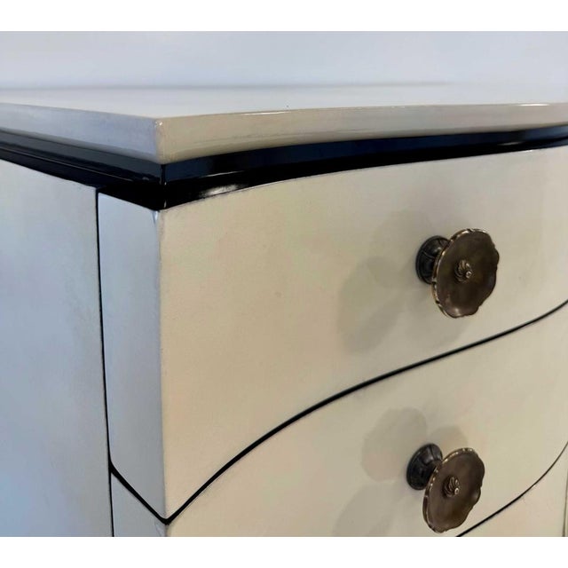 Art Deco Chest of Drawers in Parchment and Black Lacquer by Osvaldo Borsani for Borsani, 1940s For Sale - Image 9 of 15