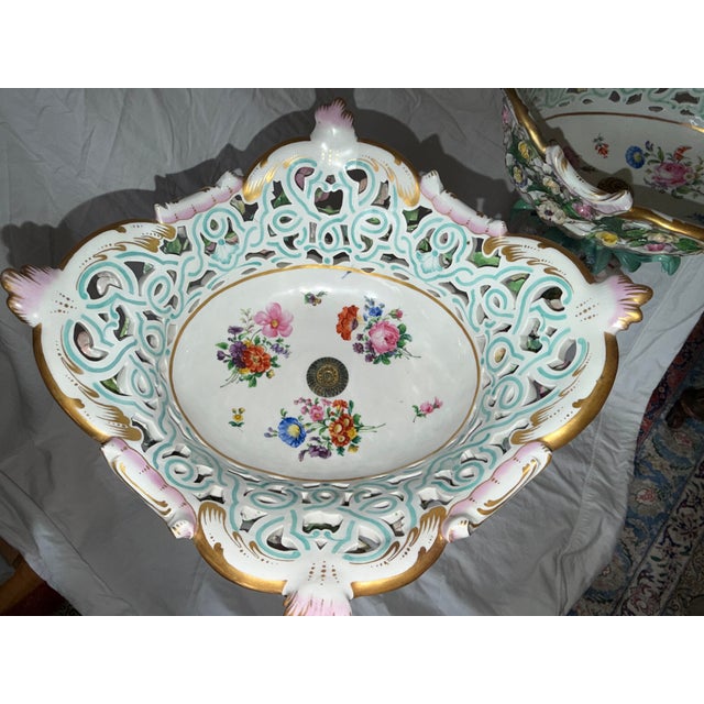 Monumental Pair of Meissen Rococo Figural Compotes With Applied Floral Garlands, Circa 1900 For Sale - Image 9 of 15