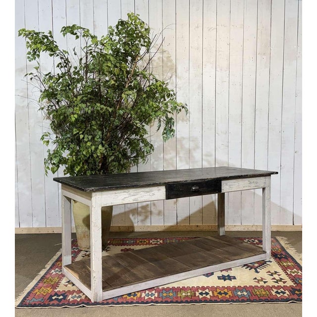 Drapers Table in Fir and Chestnut, 1930s, in Good conditions. Designed 1920 to 1949