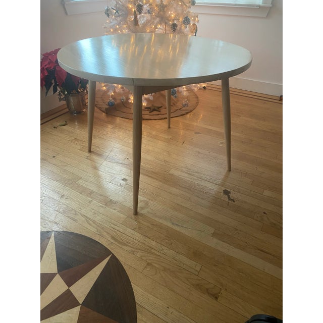 1980s Vintage Solid Maple Round Dining Table For Sale In Boston - Image 6 of 11