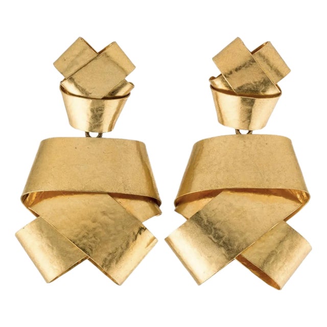 Vintage 1990s Herve Van Der Straeten Ruban Ribbon Knot Hammered Post Backs 24k Gold Plated Earrings - A Pair 2 Pieces For Sale