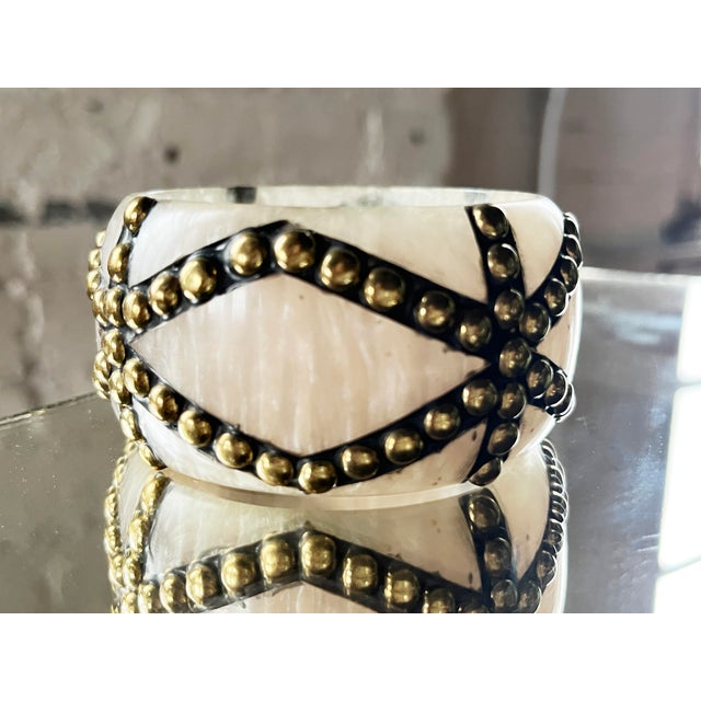 Vintage 1980s Ivory Lucite Bangle With Brass Stud Grid For Sale - Image 6 of 9
