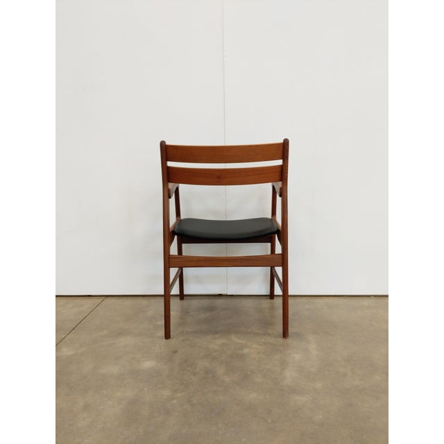 Authentic vintage mid century Danish / Scandinavian Modern armchair. This chair is in excellent condition with brand new...