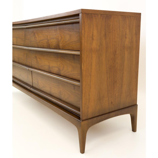 Mid Century Modern Lane Rhythm Walnut 6 Drawer Lowboy Dresser Chairish
