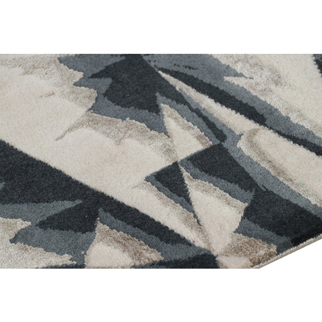 Rug & Kilim’s Modern Geometric Abstract Rug For Sale In New York - Image 6 of 7