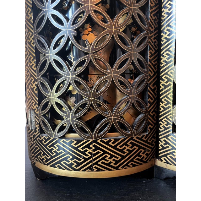 Japanese Maki-e Lacquer Portable Sagejubako Theme of Three Winter Friends For Sale - Image 15 of 18