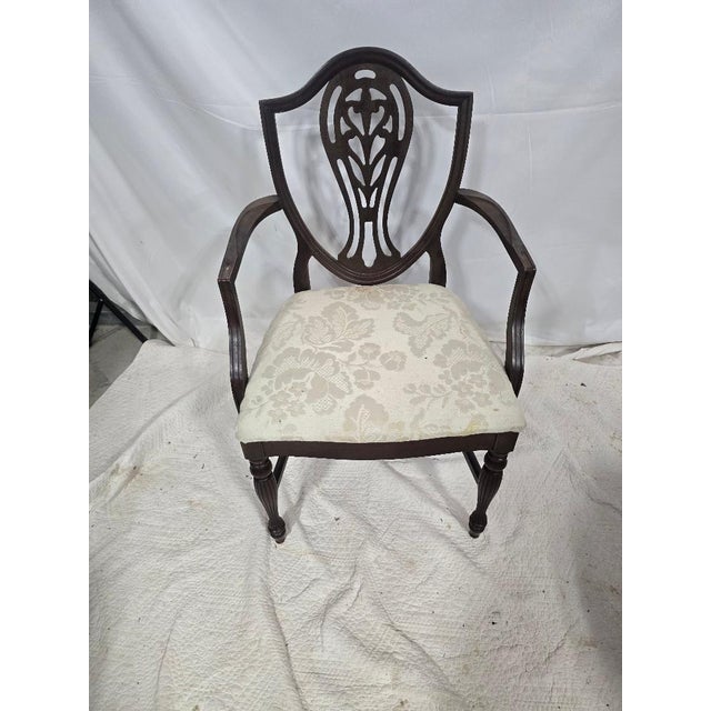 Contemporary Late 20th Century Traditional Hepplewhite Style Shield Back Armchair With Carved Splat For Sale - Image 3 of 3