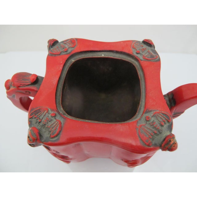 Early 20th Century Chinese Red Lacquer Climbing Foo Dog Finial Lid Decorative Teapot For Sale - Image 5 of 11