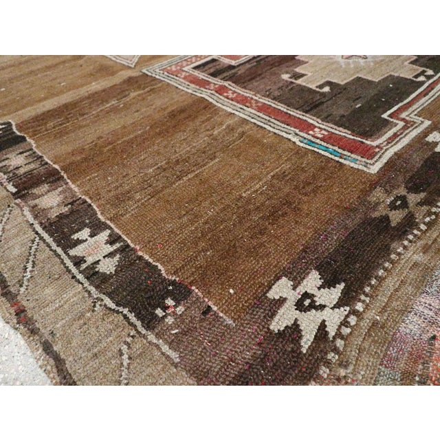 Galerie Shabab Collection Mid-20th Century Handmade Turkish Tribal Room Size Carpet For Sale - Image 9 of 10
