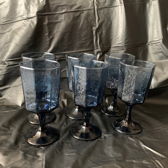 Libbey Glass Co. 1980s Textured Octagonal Dusky Blue Cobalt Water Glass Goblets - Set of 6 For Sale - Image 4 of 6