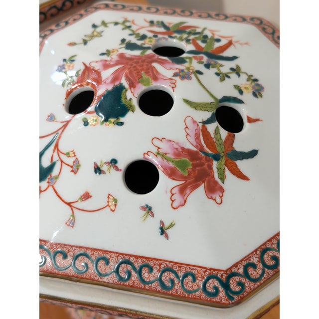 White Pair of Chinese Porcelain Potpourri Jars With Lids For Sale - Image 8 of 10