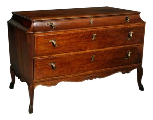 18th Century Walnut Chest of Drawers