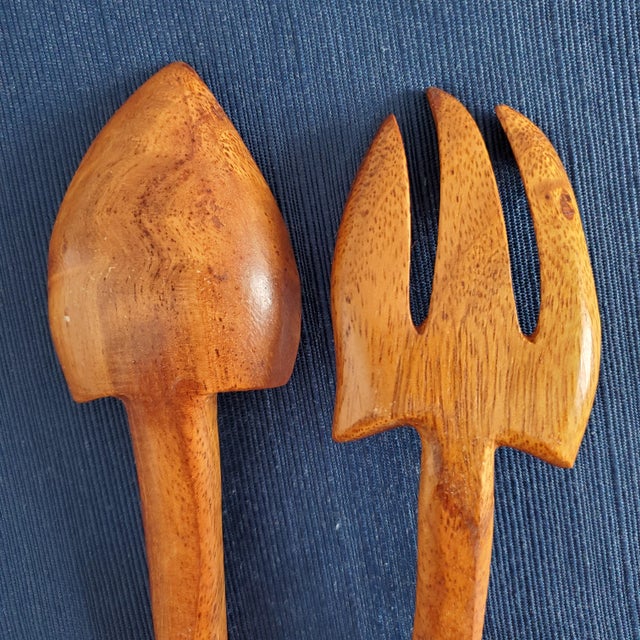 1960s Vintage Monkey Pod Wood Salad Servers - a Pair For Sale In Pittsburgh - Image 6 of 9
