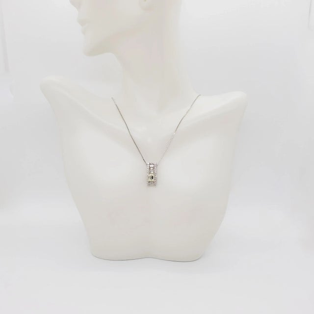 Early 21st Century Estate Diamond Pendant Necklace in Platinum For Sale - Image 5 of 5