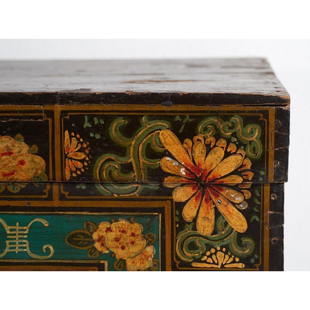 Antique Chinese Dark Colored Floral Patterned Trunk, 1900s For Sale - Image 9 of 15