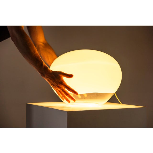 Mid-Century Modern Table Lamp in Transparent and Opal White Glass by Vistosi, 1974 For Sale - Image 3 of 9