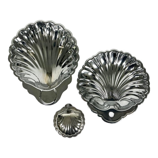 Late 20th C Coastal Hollywood Regency Clam Shell Metal Chrome Finish Serving Bowls - Set of 3 For Sale