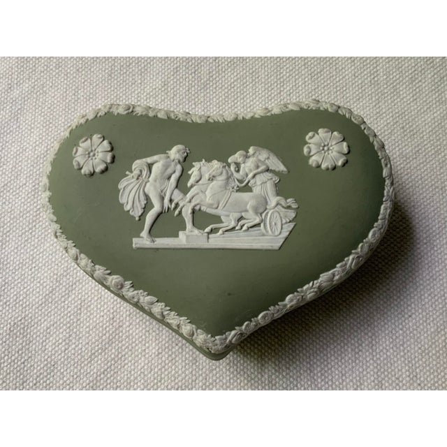 1950s Wedgwood Green Jasperware Heart Box For Sale - Image 11 of 12