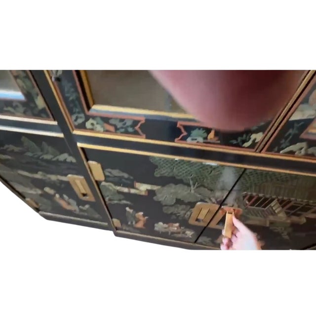 Wood Vintage Asian Chinoiserie Drexel Hand Painted Breakfront Display China Cabinet Heritage Dynasty For Sale - Image 7 of 18