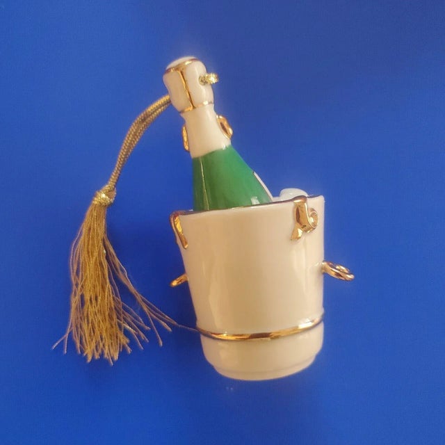 This awesome LENOX Celebrate 2000 Champagne In Ice Bucket Porcelain Christmas Ornament is in excellent condition. Features...