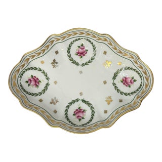 1970s Limoges “Flore” Scalloped Porcelain Dish With Gold Trim For Sale