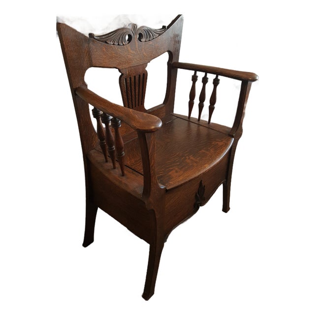 Late 19th Century American Quarter-Sawn Golden Oak Gothic Revival Throne Chair With Storage For Sale