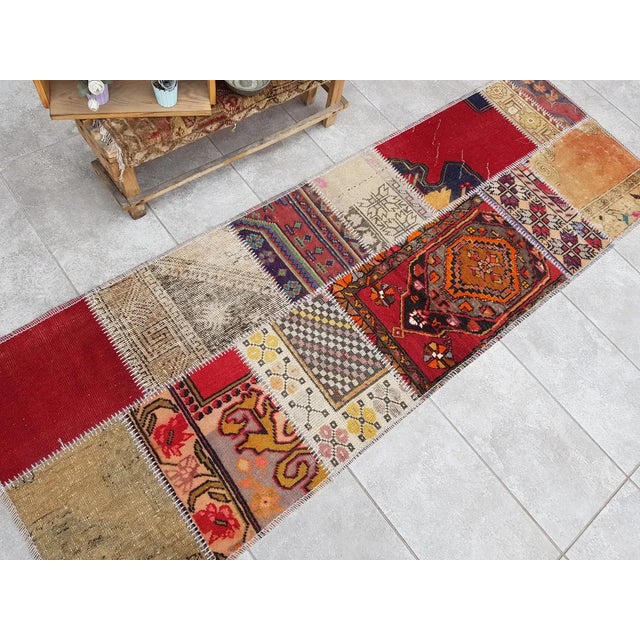 1950s Mid 20th Century Oushak Wool Bohemian Runner Rug For Sale - Image 5 of 10