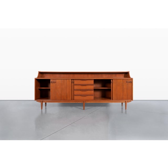 1960s Mid-Century Modern English Teak Credenza / Sideboard, 1960s For Sale - Image 5 of 14