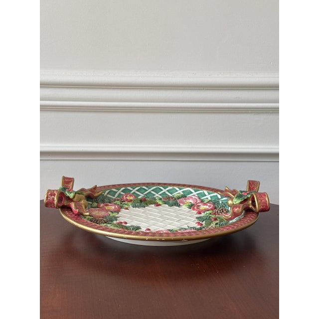 1990s Fitz and Floyd Round Christmas Platter With Bow Detail For Sale - Image 10 of 12