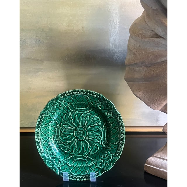 Antique English Green Majolica Bread Basket and Wall Plates- Set of 3 For Sale - Image 4 of 16
