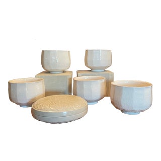 Japanese Ceramic Crackle Glaze Teabowls and Box For Sale