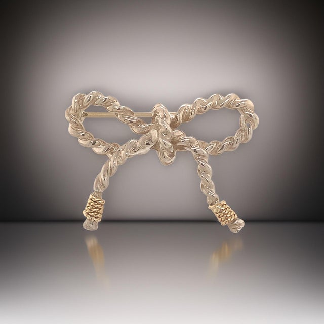 1990s Tiffany & Co Estate Twisted Rope Bow Brooch Pin Silver + 14k Gold 5.8 Grams For Sale - Image 4 of 11