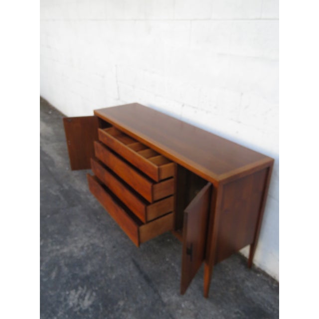 Century Mid Century Modern Long Credenza Sideboard Media Console 6299 For Sale - Image 12 of 18