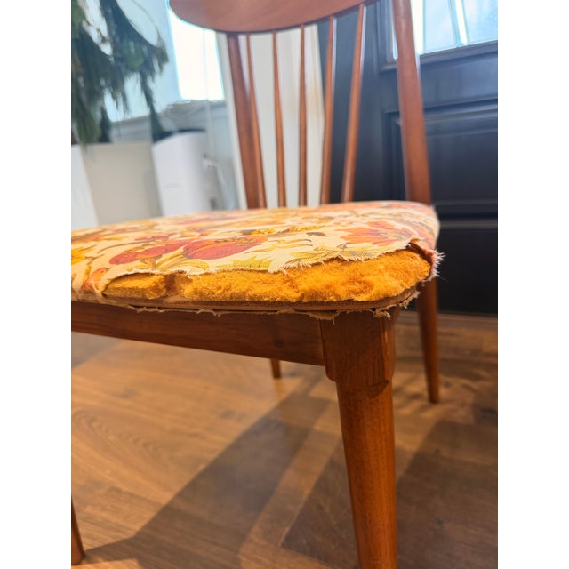 Mid-Century Modern Broyhill Sculptra Attributed Dining Chairs – Set of 6 With Captain Chair – Walnut For Sale - Image 15 of 17