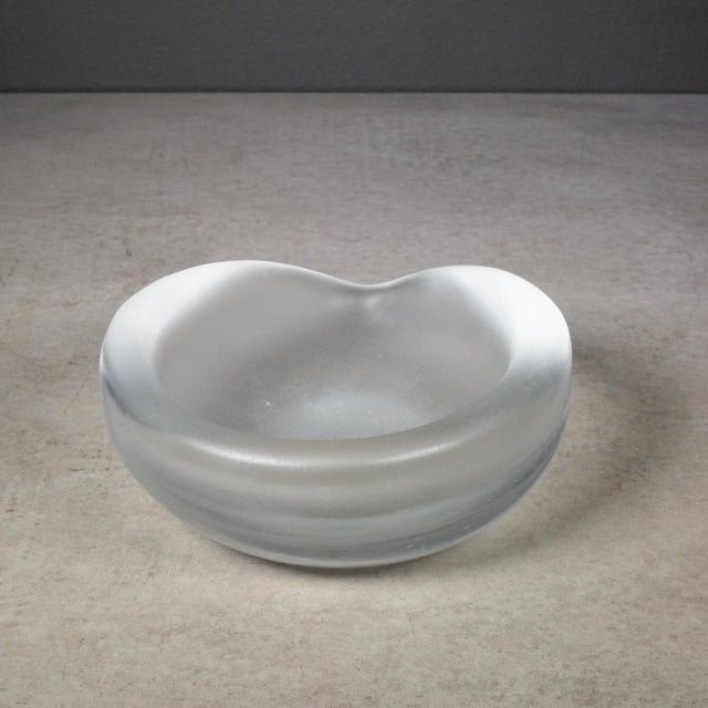 Iittala Signed Kaj Franck Frosted Dish, Finland c.1950 For Sale - Image 4 of 7