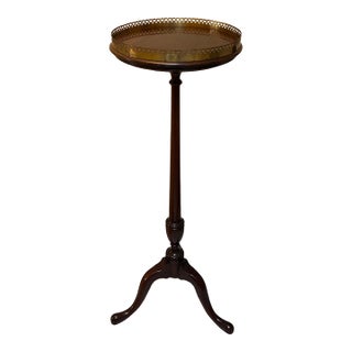 1970s Williamsburg-Style Mahogany Plant Stand / Candlestick Table For Sale