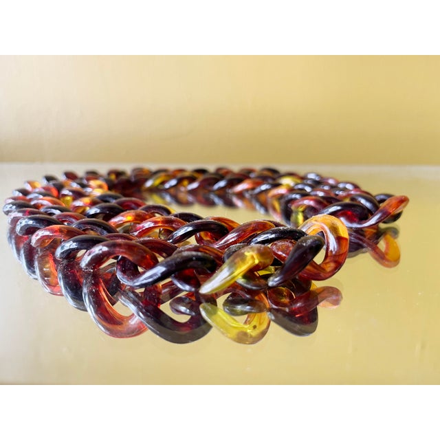 Mid-Century Modern 1970s Vintage Mid Century Modern Oversized Lucite Brown Resin Faux Tortoiseshell Chunky Chain Necklace For Sale - Image 3 of 7