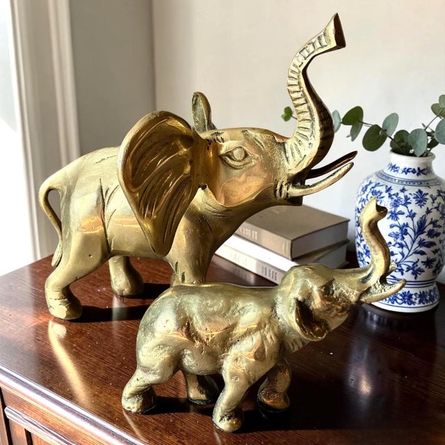 Hollywood Regency Vintage Solid Brass Elephant Figurines Pair | Mid Century Decor | Hollywood Regency | Grand-Millennial Shelf Decor For Sale - Image 3 of 10