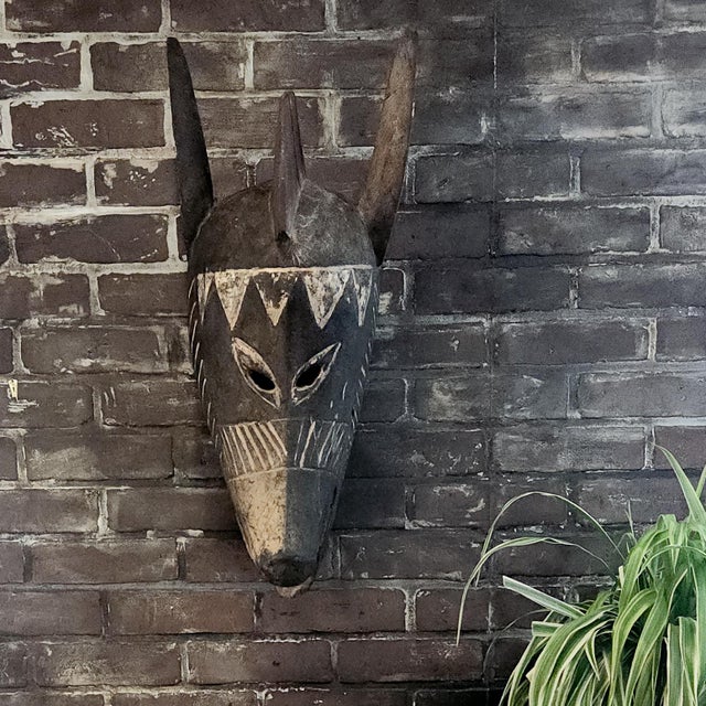 Mid-20th Century Hand-Carved Bamana Hyena Mask From Mali For Sale - Image 11 of 11