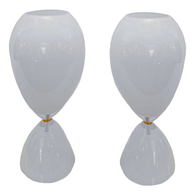 White Hourglass Table Lamps, 1970s, Set of 2 For Sale