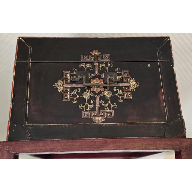 19th Century Chinese Black Lacquer Storage Box For Sale - Image 4 of 9
