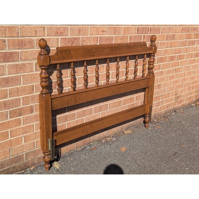 Ethan Allen Mid 20th Century Ethan Allen Heirloom Nutmeg Maple Colonial Early American Full Size Spindle Headboard For Sale - Image 4 of 5