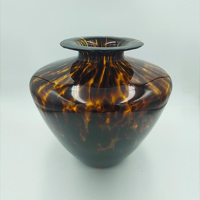 1960s Gorgeous vase in Murano glass (mouth blown glass) . Made in Italy. The item is in excellent condition. This vase is...