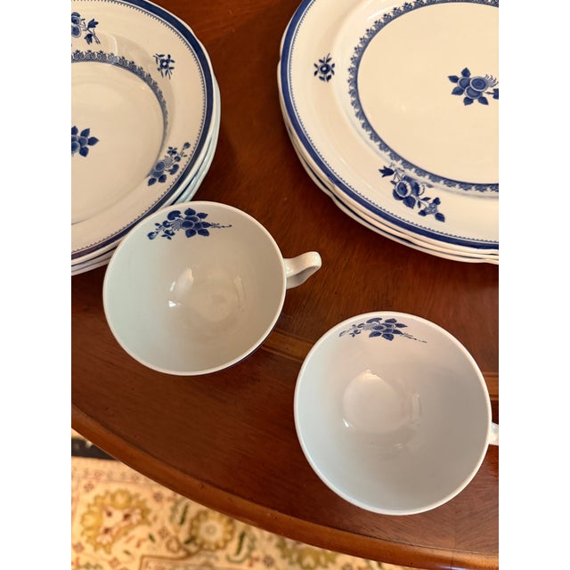 Ceramic Vintage Copeland Spode "Gloucester Blue" Dinnerware Service for 4 (16 Pieces) For Sale - Image 7 of 17