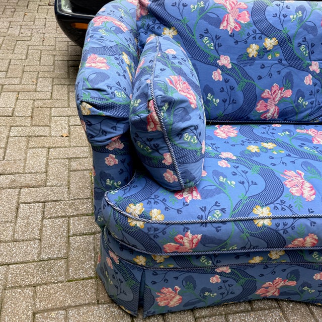 Traditional Vintage Sherrill Floral Sofa For Sale - Image 3 of 9
