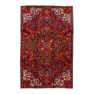 Red Vintage Heriz Hand-Knotted Wool Rug With Medallion Motif - 6 X 10 For Sale