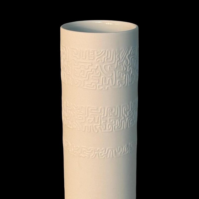 Model Labyrinth White Ceramic Vase by Cuno Fischer for Rosenthal Studio-Line For Sale - Image 5 of 7