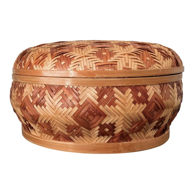 Circa 1970 Nicely-Sized Lidded Round Rattan Sewing / Whatnot Basket Box For Sale